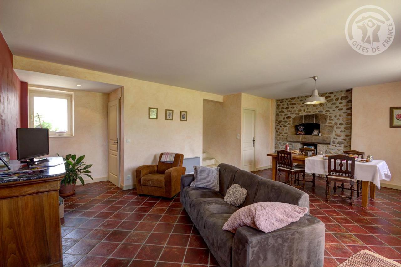 Chambres D'Hotes Ondine Et Igor Saint-Marcellin-en-Forez Exterior photo